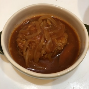 トマト缶で簡単ヘルシー煮込みハンバーグ♪